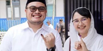 Hanindhito Himawan Pramono anak Pramono Anung jadi jawara di Pilbub Kediri 2024. Foto diambil usai pencoblosan Pilkada bersama sang istri (instagram @dhitopramono)