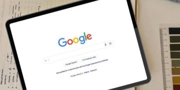 Google adalah sebuah mesin pencarian yang dapat menampilkan segala informasi, privasi bisa aman asal hapus riwayat pencarian (instagram @teal.days)