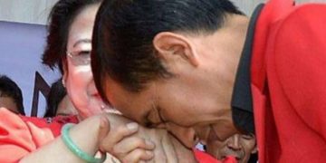 Kemesraan Jokowi bersama Ketum PDI Perjuangan Megawati Soekarnoputri (Instagram @pewarta.id)