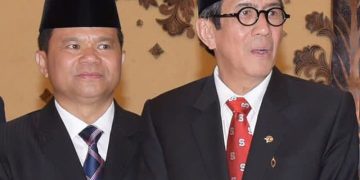 Ronny Sompie mantan Dirjen Imigrasi yang dicopot jabatannya oleh Yasonna Laoly. (Instagram @warungberitanewsjakarta)