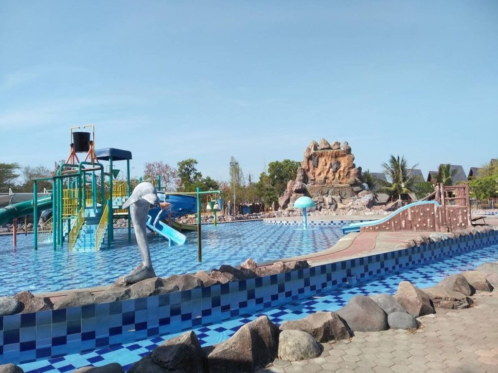 Waterland Ade Irma Suryani di wisata Cirebon