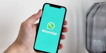 Cara Membuat Tulisan Warna-Warni di WhatsApp