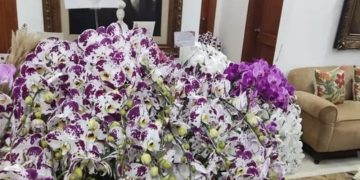 Bunga anggrek untuk Megawati dari Prabowo yang terpampang di salah satu sudut ruangan kediaman Ketum PDI Perjuangan (instagram @d10n_wahyu)
