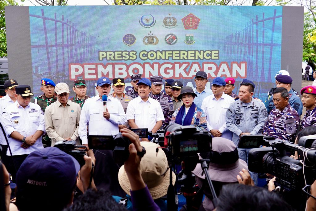 Konferensi perss Nusron Wahid terkait pembongkaran pagar laut Tangerang