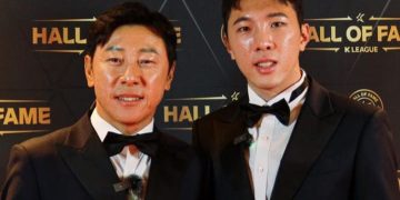 Shin Tae-yong bersama sang anak Shin Jae-won (instagram @shin_jaewon77)