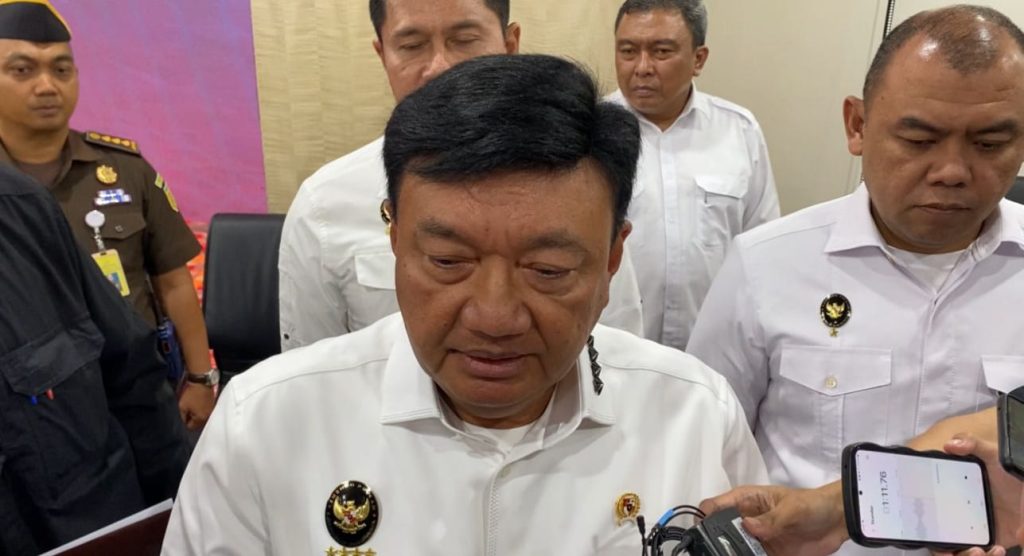 Menkopolkam, Budi Gunawan saat diwawancarai di Kejagung RI, Kamis (2/1/2024). (Ilham F/Suaranusantara).