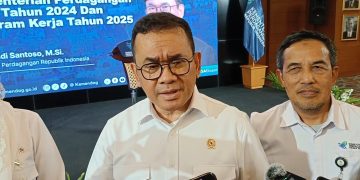 Mendag, Budi Santoso saat diwawancarai di kantor Kemendag, Jakarta Pusat, Senin (6/1/2025). (Ilham F/Suaranusantara).