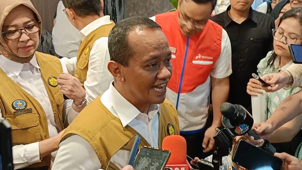 Menteri ESDM, Bahlil Lahadalia saat diwawancarai di kantor BPH Migas, Jakarta Selatan, pada Selasa (7/1/2025). (Ilham F/Suaranusantara).