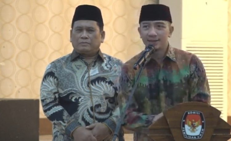 Hasbi Jayabaya-Amir Hamzah ditetapkan menjadi bupati dan wakil bupati Lebak terpilih.(KPU Lebak)