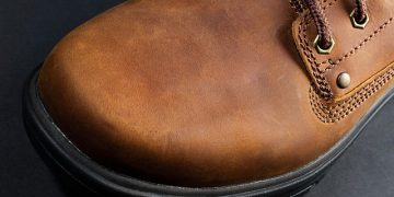 Tips Bersihkan Sepatu dengan Bahan Suede agar Tetap Awet