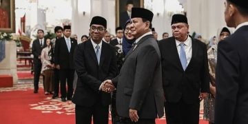 Prof Brian Yuliarto saat acara pelantikan, resmi dilantik sebagai Mendiktisaintek oleh Presiden RI Prabowo Subianto di Istana Negara, Rabu 19 Februari 2025 (instagram @brian_yuliarto)