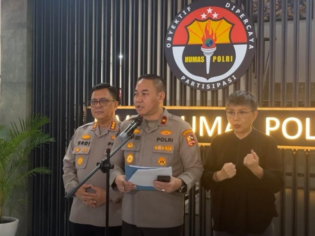 Kepala Biro Penerangan Masyarakat (Karo Penmas) Humas Polri Brigjen Trunoyudo Wisnu Andiko saat menyampaikan saksi yang diperiksa dalam kasus pagar laut Tangerang