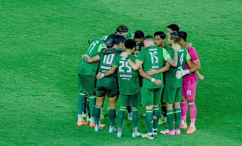 Persebaya Surabaya vs Persib Bandung