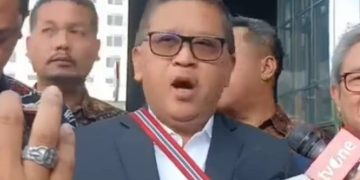 Sekjen PDI Perjuangan Hasto Kristiyanto saat diwawancara ketika tiba di Gedung KPK jalani pemeriksaan sebagai tersangka, Kamis 20 Februari 2025 (instagram @jayalah.negriku)