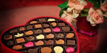 Kado cokelat identik pada perayaan hari valentine