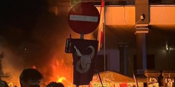 Massa demo menolak UU TNI di berbagai wilayah Indonesia salah satunya di Malang (instagram @hype.moment)