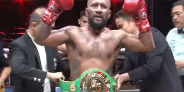 Tangkapan layar video juara kelas menengah WBC Kontinental Asia asal Indonesia Geisler Ap melakukan seleberasi setelah mengalahkan petinju Thailand Rattakorn Tassaworn dalam ajang "Globar War" World Siam Stadium, Bangkok, Thailand, Sabtu (29/2/2025) malam.