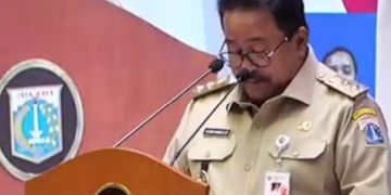 Rano Karno Wakil Gubernur DKI Jakarta saat umumkan dana bansos KLJ, KAJ dan KPDJ akan cair setiap bulan mulai April 2025 (instagram @si.rano)