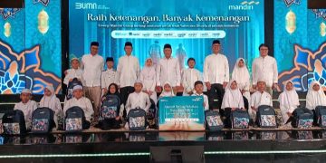 Bank Mandiri santuni anak yatim dan lansia