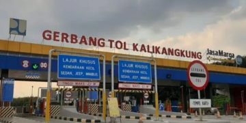 Gerbang tol Kalikangkung dilalui pemudik saat mudik Lebaran 2025 (instagram @beritainspira)