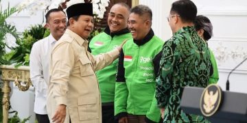 Presiden RI Prabowo Subianto bersama para driver ojol umumkan soal THR Lebaran 2025 (instagram @prabowo)