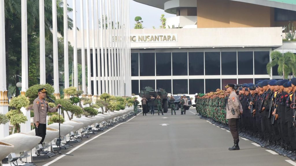 Apel pasukan personel polisi untuk amankan aksi demo di gedung DPR RI, Jakarta Pusat, Kamis (20/3/2025). (Ilham F/Suaranusantara)