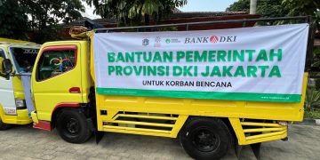 Salurkan 7.000 Kg dan Paket Sembako ke Korban Banjir Bekasi, Dirut Bank DKI: Semoga Membantu