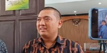 Eks penyidik KPK Yudi Purnomo Harahap minta hakim keluarkan Febri Diansyah tak boleh dampingi Sekjen PDI Perjuangan Hasto Kristiyanto di persidangan (instagram @joglosemarnews)