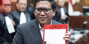 Hasto Kristiyanto saat bacakan eksepsi dalam persidangan Jumat 21 Maret 2025 (instagram @pdiperjuangan)