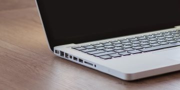 7 Tanda Laptop Kamu Perlu Dibawa ke Service