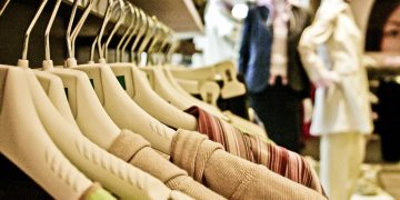 Tips Memilih Baju Lebaran Agar Terlihat Lebih Langsing