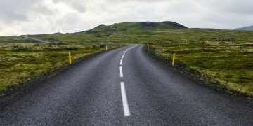 Cara Aman Nyetir di Jalan Beton: Tips untuk Pengendara