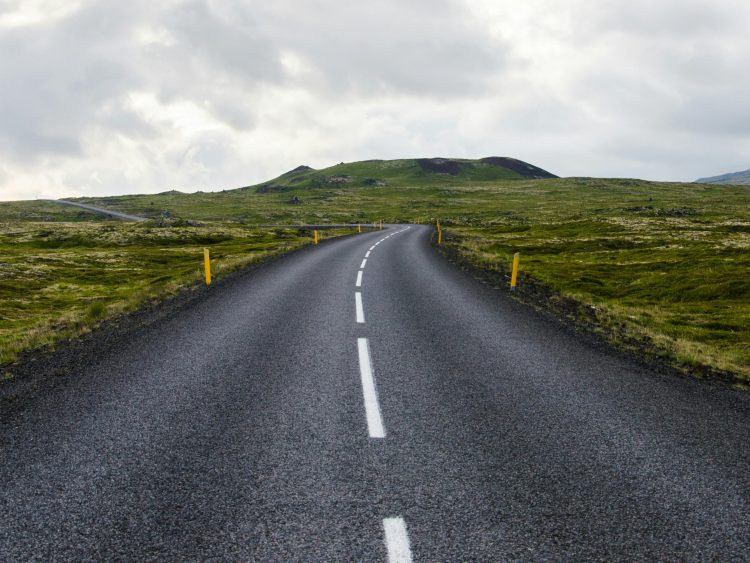 Cara Aman Nyetir di Jalan Beton: Tips untuk Pengendara