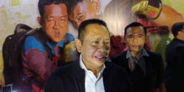 Mantan Ketua MPR RI, Bambang Soesatyo hadir dalam acara pemutaran perdana film dengan judul "Pinjam 100 The Movie" (Suaranusantara.com/GN)