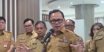 Kemendagri melalui Wamendagri, Bima Arya Sugiarto saat diwawancarai di kawasan Jakarta Selatan, Selasa (22/4/2025). (Ilham F/Suaranusantara)