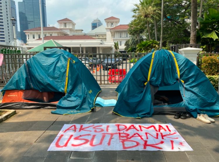 Aliansi Poros Pemuda untuk Kebenaran gelar aksi damai di Balai Kota (Dok Suaranusantara.com).