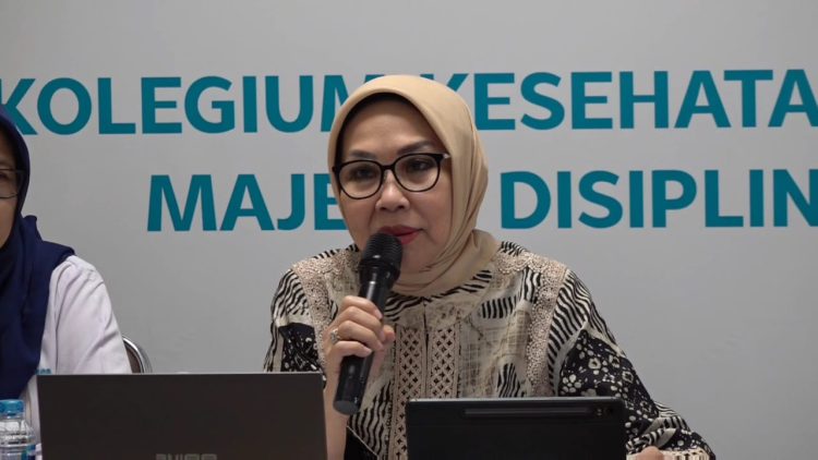 Ketua KKI, drg. Arianti Anaya saat konferensi pers di kantor KKI, Jakarta Selatan, Kamis (17/4/2025).(Ilham F/Suaranusantara).