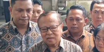 Uskup Agung Jakarta, Kardinal Suharyo usai menjenguk Hasto Kristiyanto yang ditahan di Rutan KPK, Senin 14 April 2025 (instagram @jutanmanik)