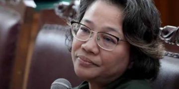 Eks Komisioner Bawaslu Agustiani Tio Fridelina hadir sebagai saksi dalam sidang perkara suap dan perintangan penyidikan yang menyeret Sekjen PDI Perjuangan Hasto Kristiyanto Kamis 24 April 2025 (instagram @koranbali)