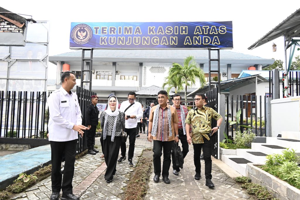 Komisi XIII saat kunker di Manadao