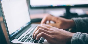 Cara Unduh dan Akses Google Play Store untuk Laptop