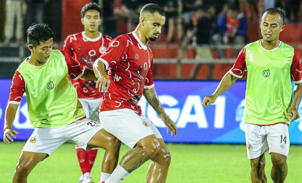 Semen Padang vs PSIS