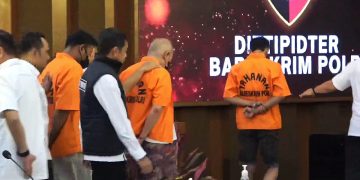 Polisi tetapkan 4 tersangka kasus gas LPG subsidi oplosan saat konferensi pers di Bareskrim Polri, Jakarta Selatan, Senin (5/5/2025). (Ilham F/Suaranusantara).