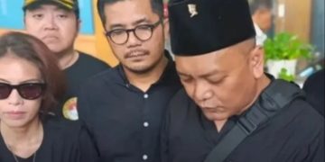 Guntur Romli atau Gun Romli tanggapi soal hadirkan saksi eks Ketua KPU Hasyim Asy'ari di sidang lanjutan Sekjen PDI Perjuangan Hasto Kristiyanto (instagram @infopublikcom)