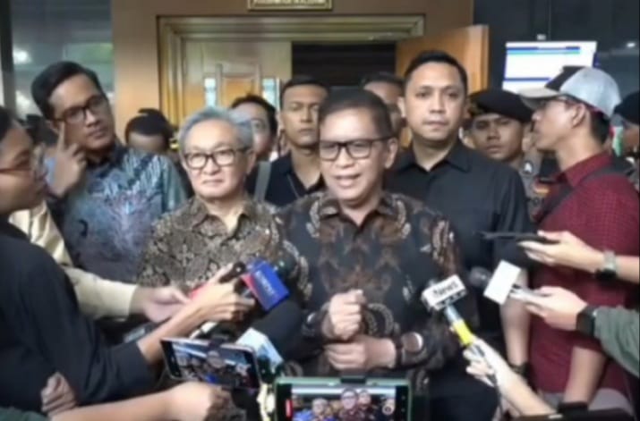 Sekjen PDI Perjuangan, Hasto Kristiyanto atas kesaksian Saeful Bahri di sidang lanjutan kemarin Kamis 22 Mei 2025 (instagram @netizen.enjoy)