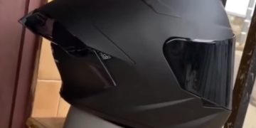 Tips Membersihkan Helm Doff Agar Tetap Matte dan Tidak Berminyak