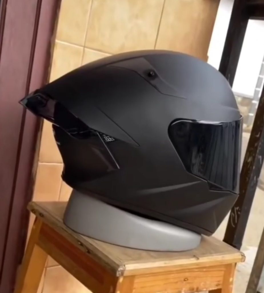 Tips Membersihkan Helm Doff Agar Tetap Matte dan Tidak Berminyak