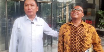 Ketua KPPU M. Fanshurullah Asa, penuhi panggilan Komisi Pemberantasan Korupsi (KPK) pada pukul 09.30 WIB, di Jakarta pada Kamis, 22 Mei 2025 (suaranusantara.com/GN)