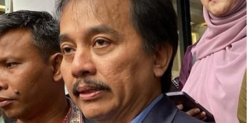 Roy Suryo Cs mengadu ke Komnas HAM terkait laporan Presiden ke 7 RI Joko Widodo atau Jokowi ke Bareskrim Polri beberapa waktu lalu soal tudingan ijazah palsu (instagram @syariabdullah99)
