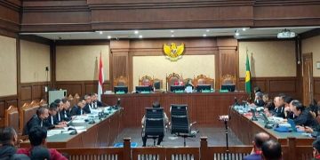 Saeful Bahri hadir sebagai saksi dalam sidang lanjutan Sekjen PDI Perjuangan, Hasto Kristiyanto yang digelar hari ini Kamis 22 Mei 2025 (instagram @teropongnews.ig)